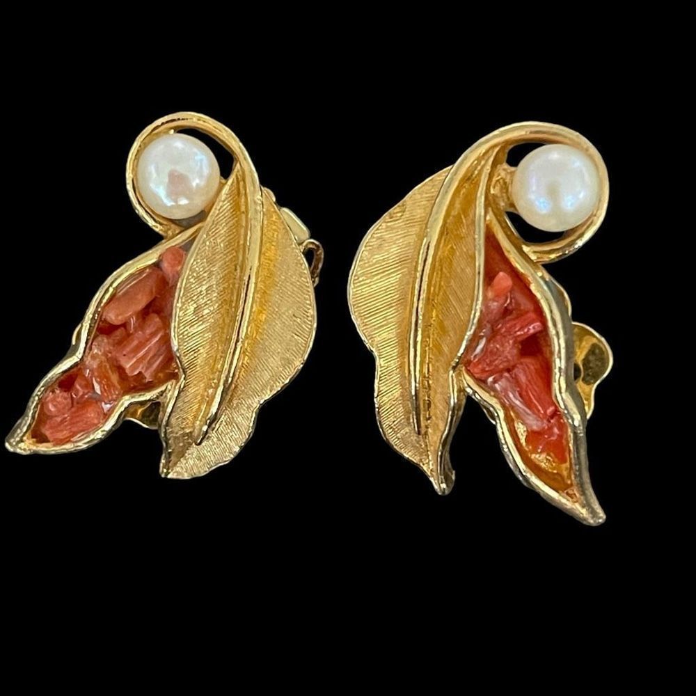 Vintage Signed CAPRI Glass Coral Branches Faux Pearl Clip On Earrings Gold Tone